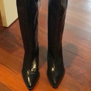 Zara NWT ‘snake skin’ like cowboy style boots